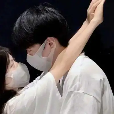 真人情头高级质感一人一半 高级质感满满_情侣头像_头像屋