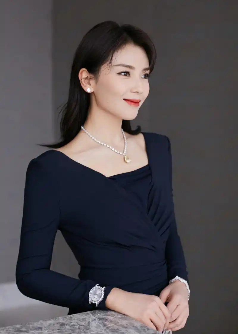 刘涛黑色开叉裙性感写真图片89