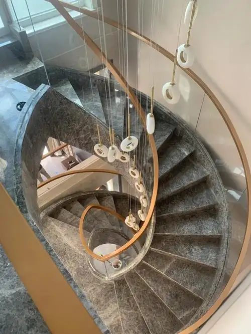 旋转楼梯设计  #楼梯  #弧形楼梯  闪闪惹人爱的旋转玻璃扶手楼梯