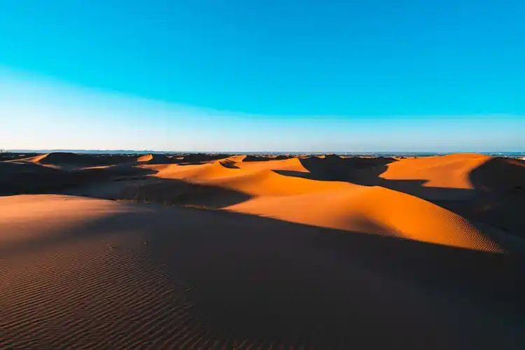 腾格里沙漠日落 - 李永远yuan - 图虫