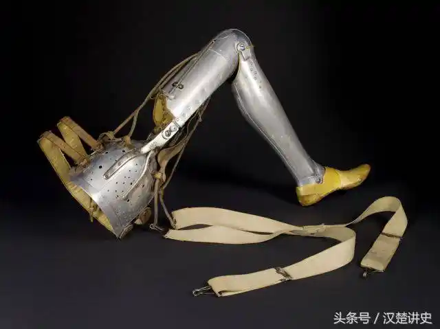 从臀部关节开始安装的整个大腿假肢,1928年