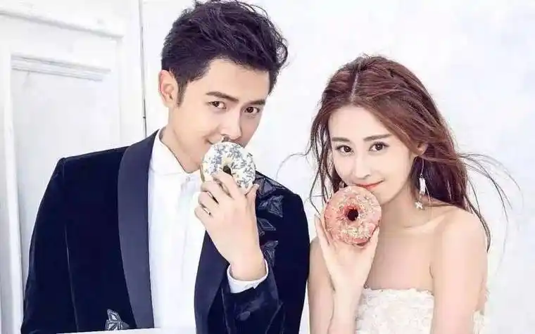 张艺兴林允儿官宣恋情?李佳琦进娱乐圈?付辛博洗白?赖冠霖恋情?