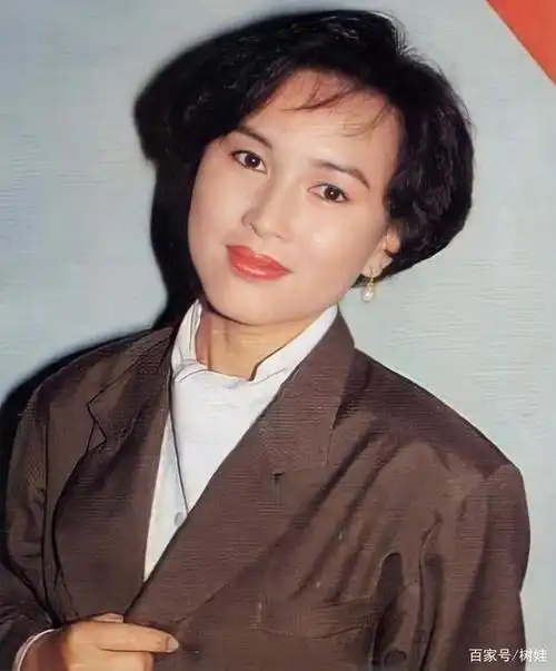 现年59岁的香港女艺人陈秀雯深居简出已经多时,上一次看到她的电视