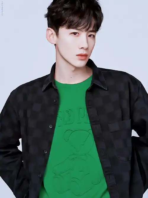 白敬亭周业闻##白敬亭我的助理六十岁