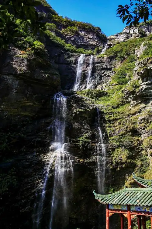 "庐山第一奇观"—三叠泉,有"不到三叠泉,不算庐山客"之美句