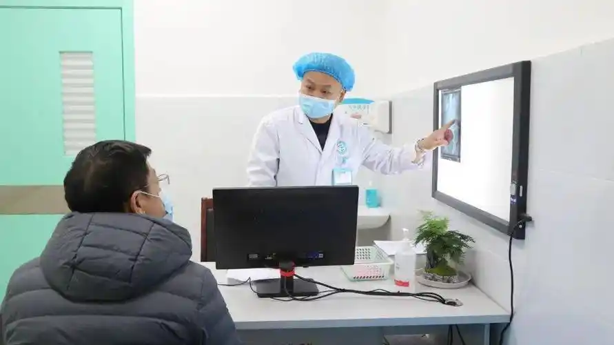 莫跑错哒市中心医院泌尿外科男科门诊搬家啦