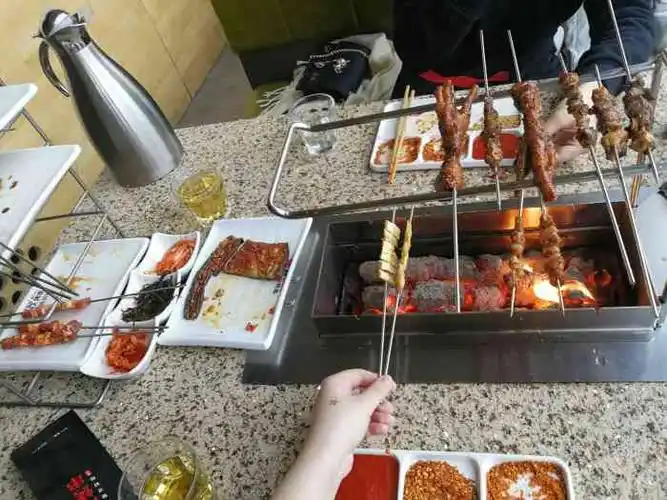 丰茂烤串(公园店)-"到了延吉吃烧烤,据说丰茂是一定要吃一回的.