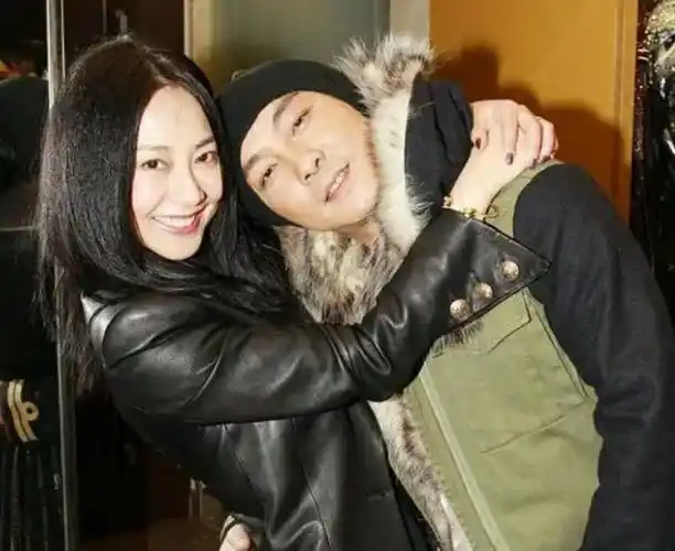 结三次婚都是同一个男人张茜有多爱张卫健