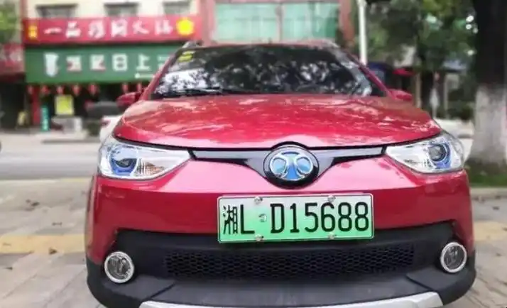 新能源汽车牌子f和d的区别 新能源汽车车牌d和ff什么意思(图1)