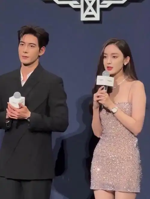 古力娜扎,陈星旭同框太养眼了-度小视