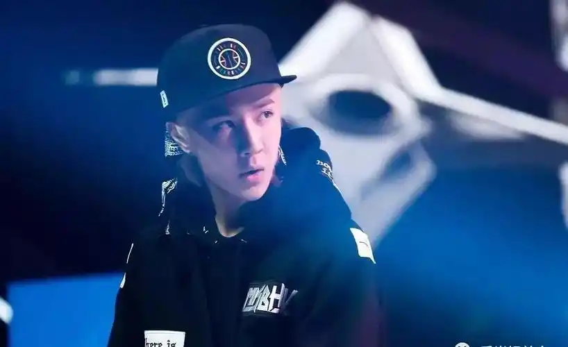 街舞男孩王一博为热爱努力到极致梦想都是拼搏出来的