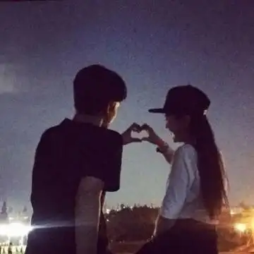 低调秀恩爱情侣背影头像2019独一无二 好看有个性情侣头像两张