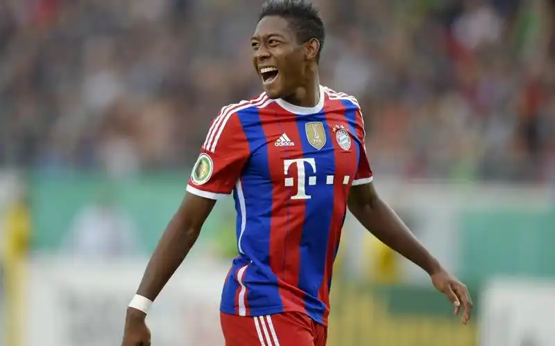 精选世界杯足球明星赛场上精彩瞬间高清体育桌面壁纸图片素材下载