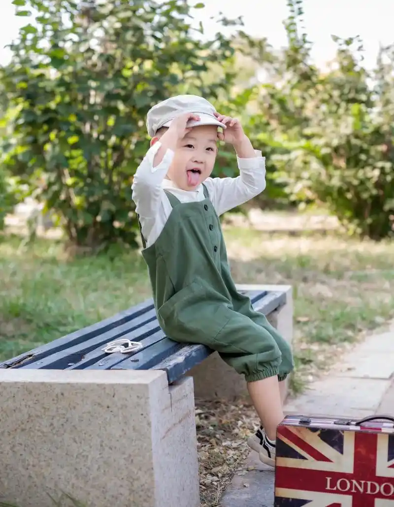 儿童摄影 孩子的眼里是有光的,脸上的笑容是最灿烂的阳光的! - 抖音