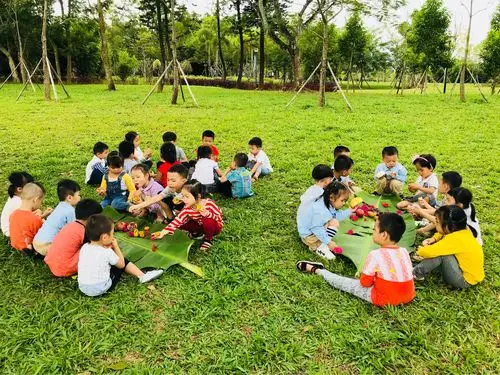 【安吉儿幼儿园】海豚二班户外活动——野餐