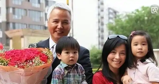 张庭为丈夫做9次试管婴儿打1000多针,生下的女儿却血型不相符