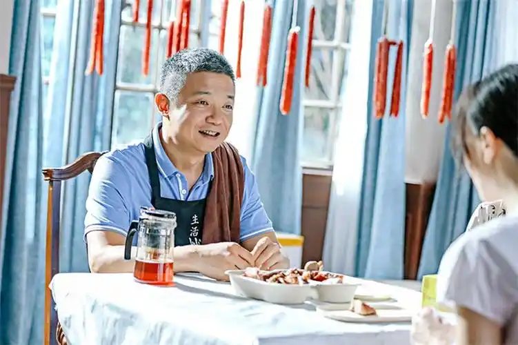 扈耀之《少年派》热播 江家破产江父渡难关