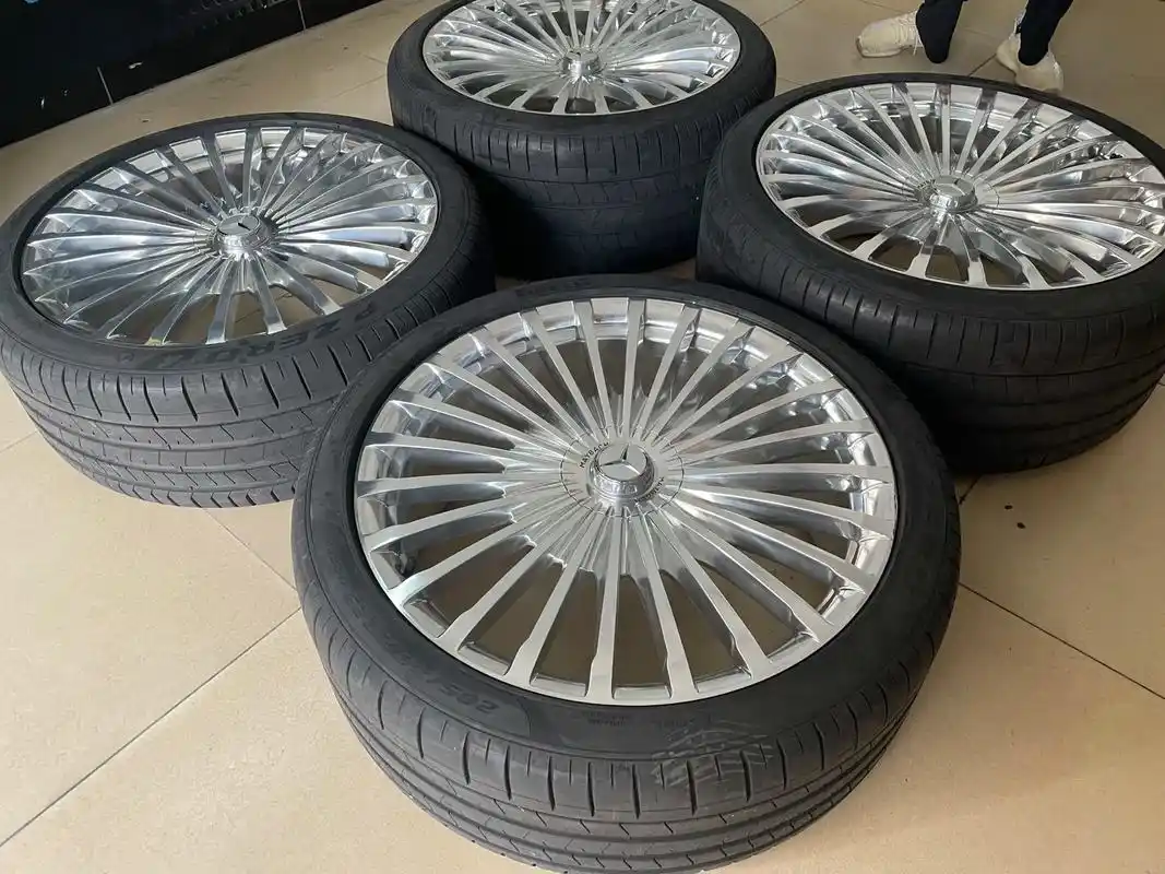 22寸奔驰g63轮毂钢圈轮胎一 - 抖音