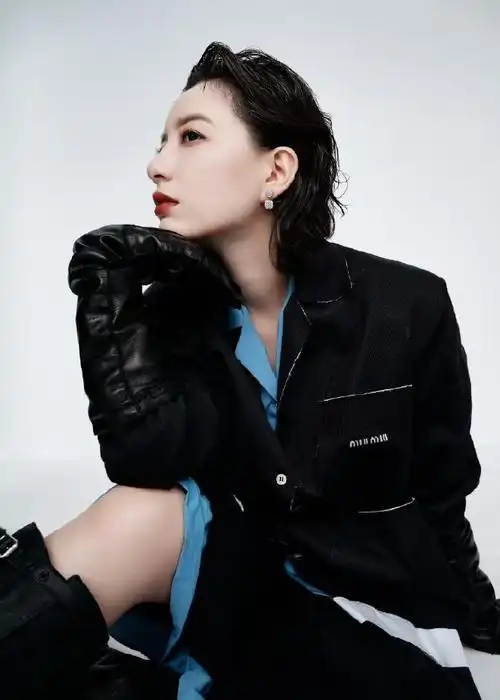 李斯丹妮变化好大