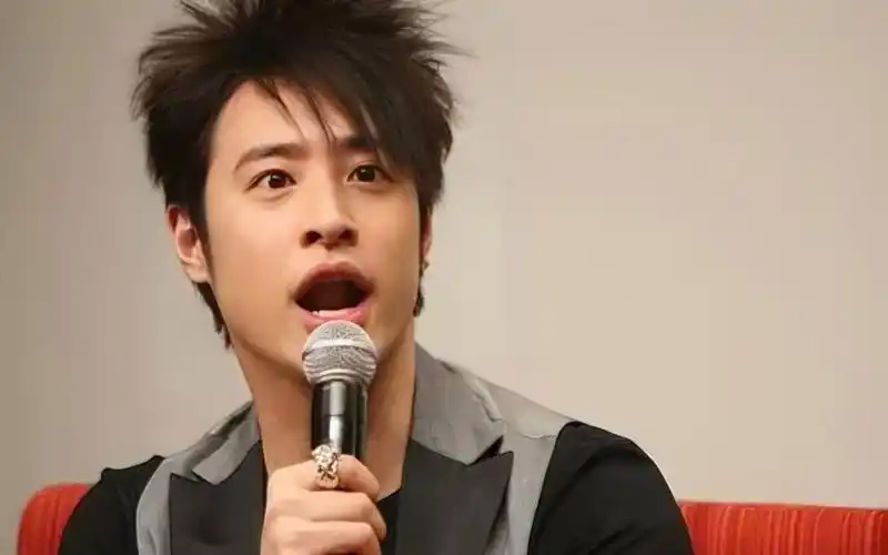 当潘玮柏一唱英文,我们就切歌是什么体验!