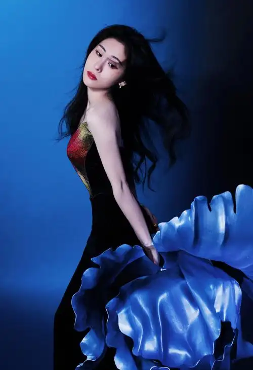 消失的星空出现在了张碧晨的红毯上