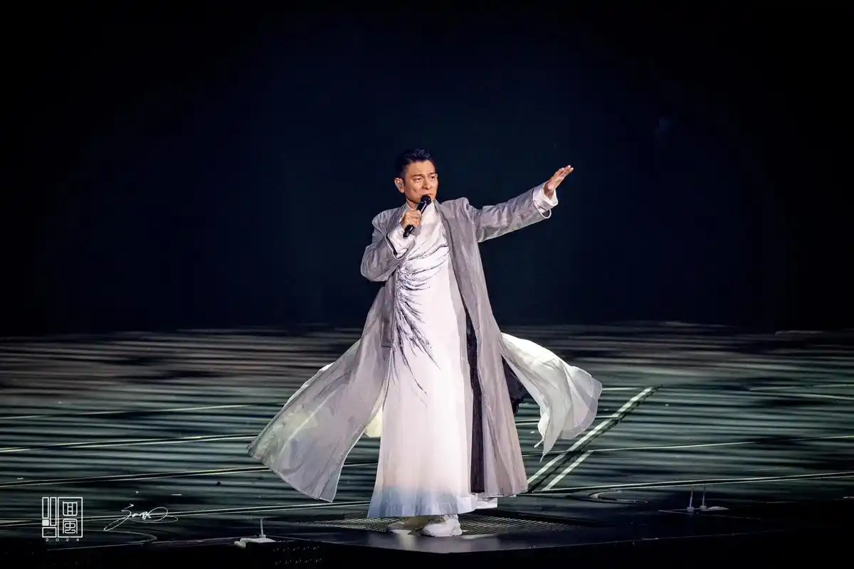 13上海演唱会,超高清照片.刘德华2024巡回演唱 - 抖音