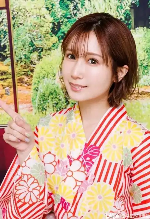 每天分享一个美女(女优)——小岛南(小島みなみ)