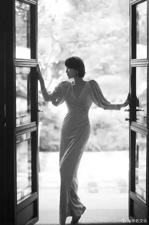 曹曦文 | 芭莎珠宝 出戏颁奖礼暨晚宴现场……_礼服_氛围_黄色