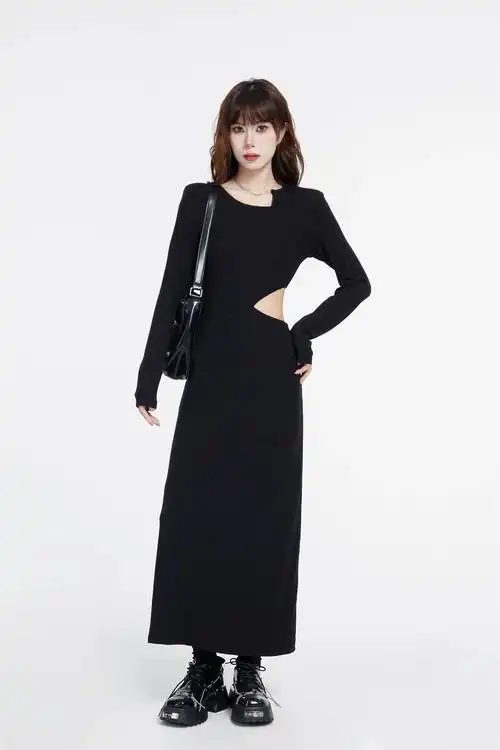 法式赫本风黑色长袖露腰连衣裙早秋装女2024年新款修身打底长裙子