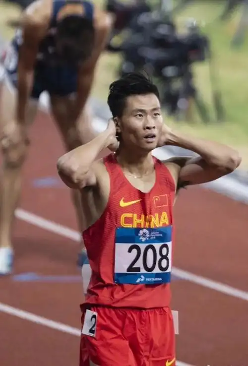 中国男子1500米「历史最快十强」