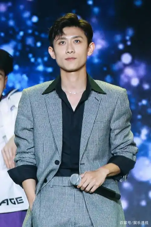 张一山为杨紫庆生,二人聊天记录太好笑,杨紫给张一山发独家照片