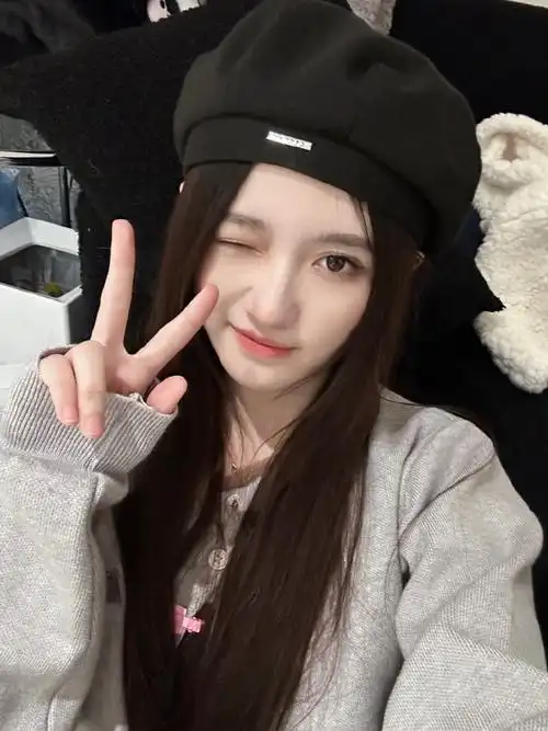 源源小红94更新】居家自拍一下唯爱剪刀手@snh48-费沁源