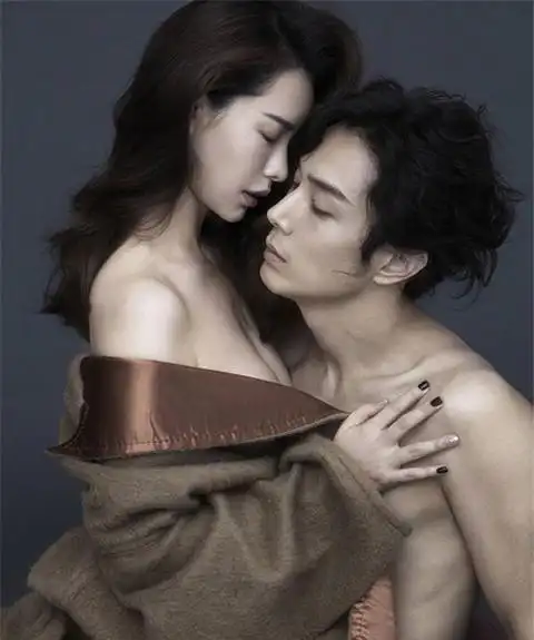 原创戚薇和老公为爱裸身拍写真这几个姿势太撩人网友如此恩爱