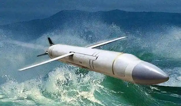 中国军工研制首款跨介质导弹上天入海无所不能它有多强