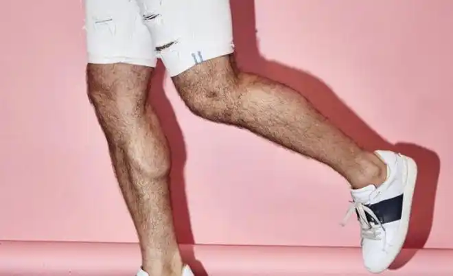 为什么有的男性腿毛浓密有人却光秃秃腿毛多更健康涨知识了