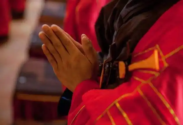 佛教中双手合十有何寓意