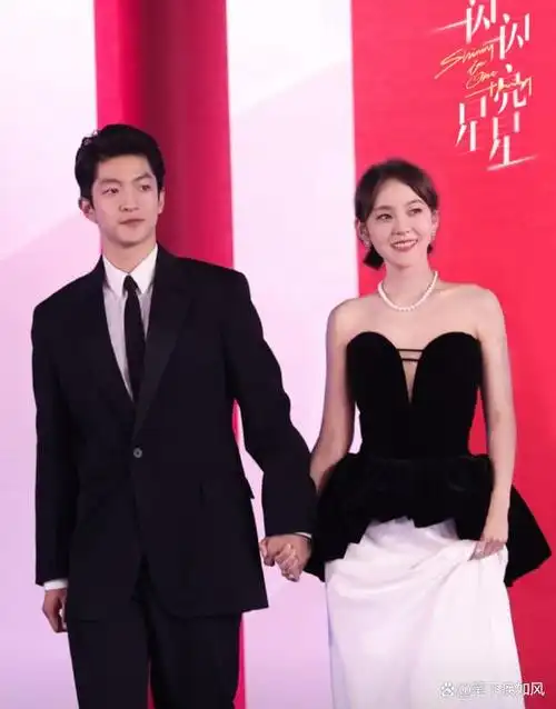 屈楚萧与张佳宁:电影中的甜蜜情侣,生活中的真挚爱情