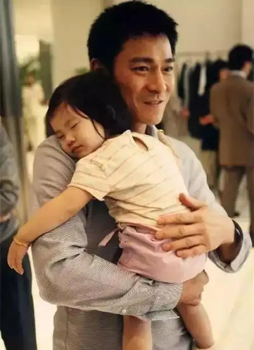 放弃豪门生活甘愿做刘德华背后的女人朱丽倩为了他有多能忍