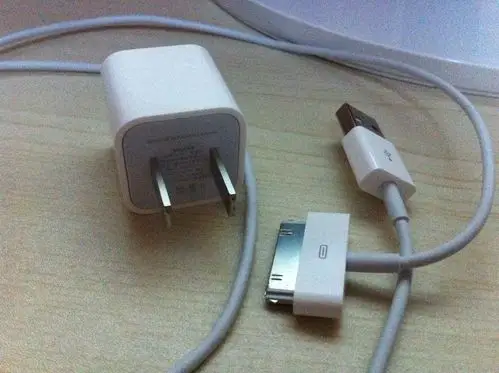 我的苹果4手机的充电器怎么和别人的不一样