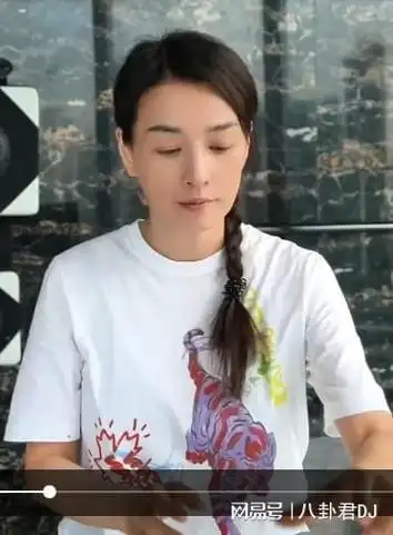 张庭最新近照曝光你绝对猜不到她的真实年龄