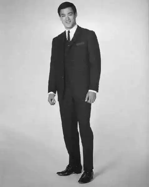 李小龙到底是武术家还是演员真实战斗力如何内含大量珍贵照片