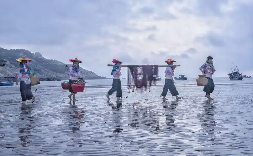 惠安女—渔家姑娘在海边—剑舞.麦田摄影作品欣赏