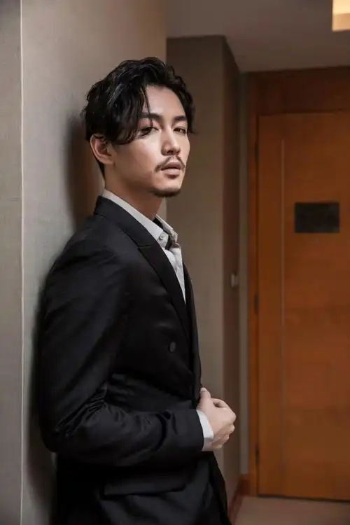 陈晓胡歌彭于晏陈伟霆帅哥留胡子男人味爆表