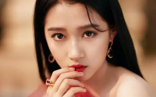 性感美女关晓彤红色露肩纱裙惊艳写真,大陆明星-回车桌面