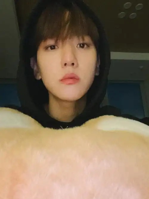 边伯贤超话#边伯贤泡泡#漂亮的边伯贤泡泡自拍图请看,多看爱看06