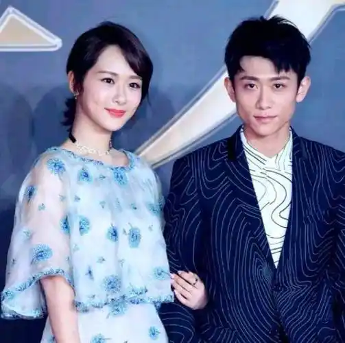 杨紫31岁生日晒美照,全网都在喊张一山送祝福,太逗了_李现_照片_好友