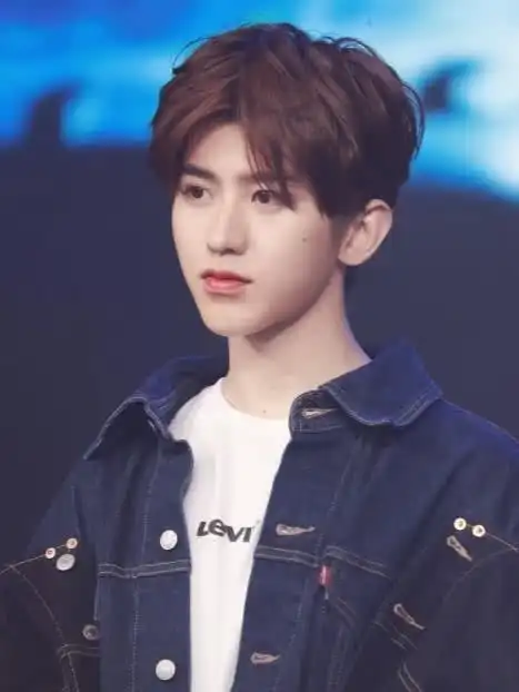 有一种嘟嘟唇叫做蔡徐坤,厚嘴唇同样充满魅力,嘴巴嘟嘟惹人怜爱!