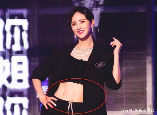 袁弘刚晒妻子腹肌照,张歆艺就来"炫腹",女明星果然是胖着玩玩