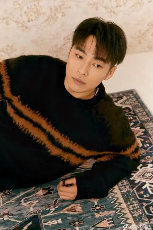 邹廷威初秋治愈系大片##邹廷威80年代大学生少年感