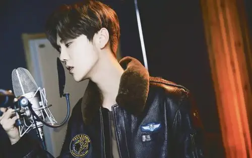 超帅气鹿晗最新壁纸_个性帅气的简单鹿晗